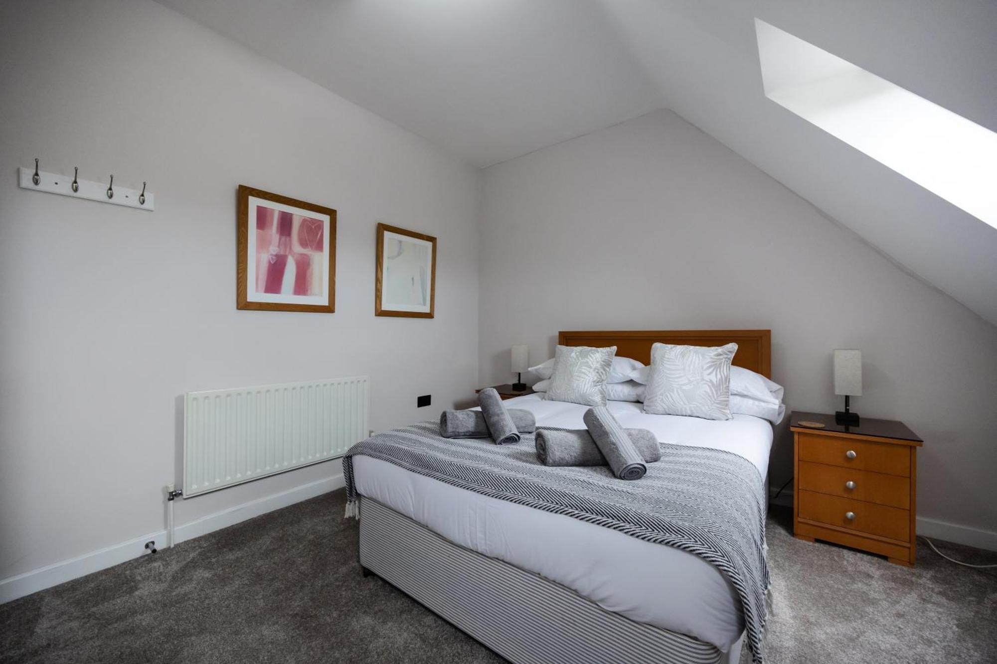 Appartamento Stunning 3Br, Free Parking, Near Town Center, Long Term Discoun Reading Esterno foto