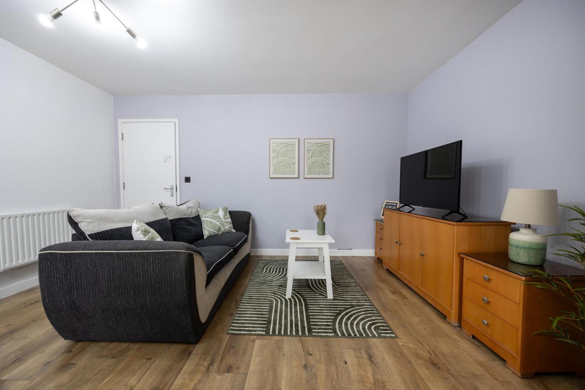 Appartamento Stunning 3Br, Free Parking, Near Town Center, Long Term Discoun Reading Esterno foto