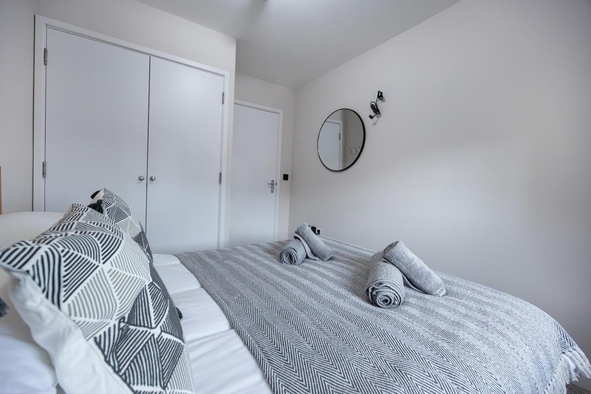 Appartamento Stunning 3Br, Free Parking, Near Town Center, Long Term Discoun Reading Esterno foto