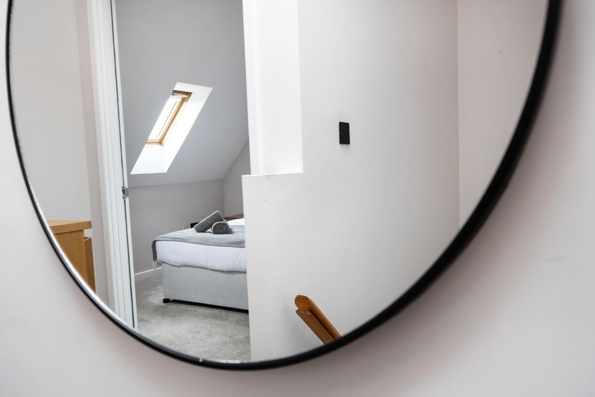 Appartamento Stunning 3Br, Free Parking, Near Town Center, Long Term Discoun Reading Esterno foto