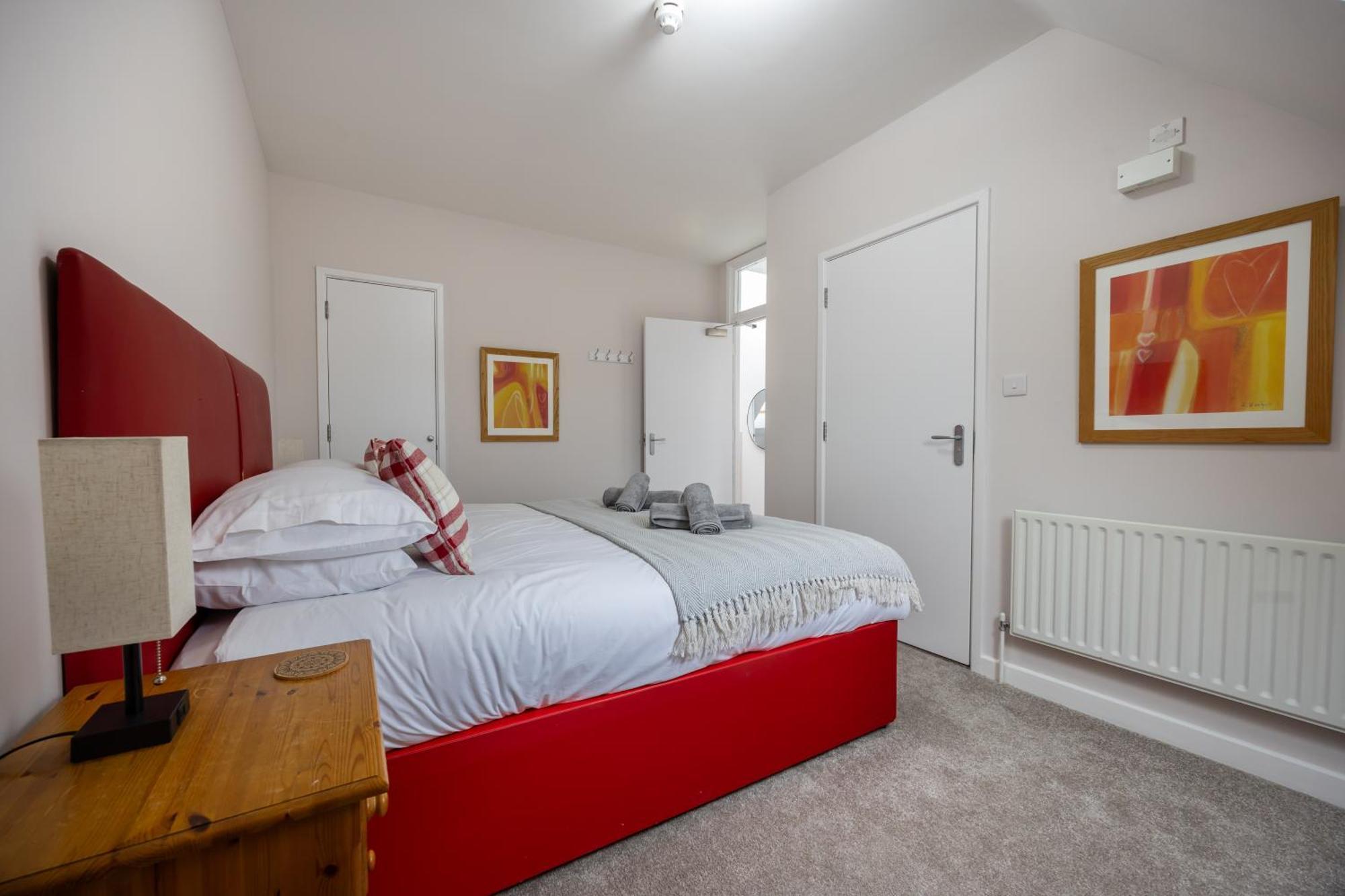 Appartamento Stunning 3Br, Free Parking, Near Town Center, Long Term Discoun Reading Esterno foto