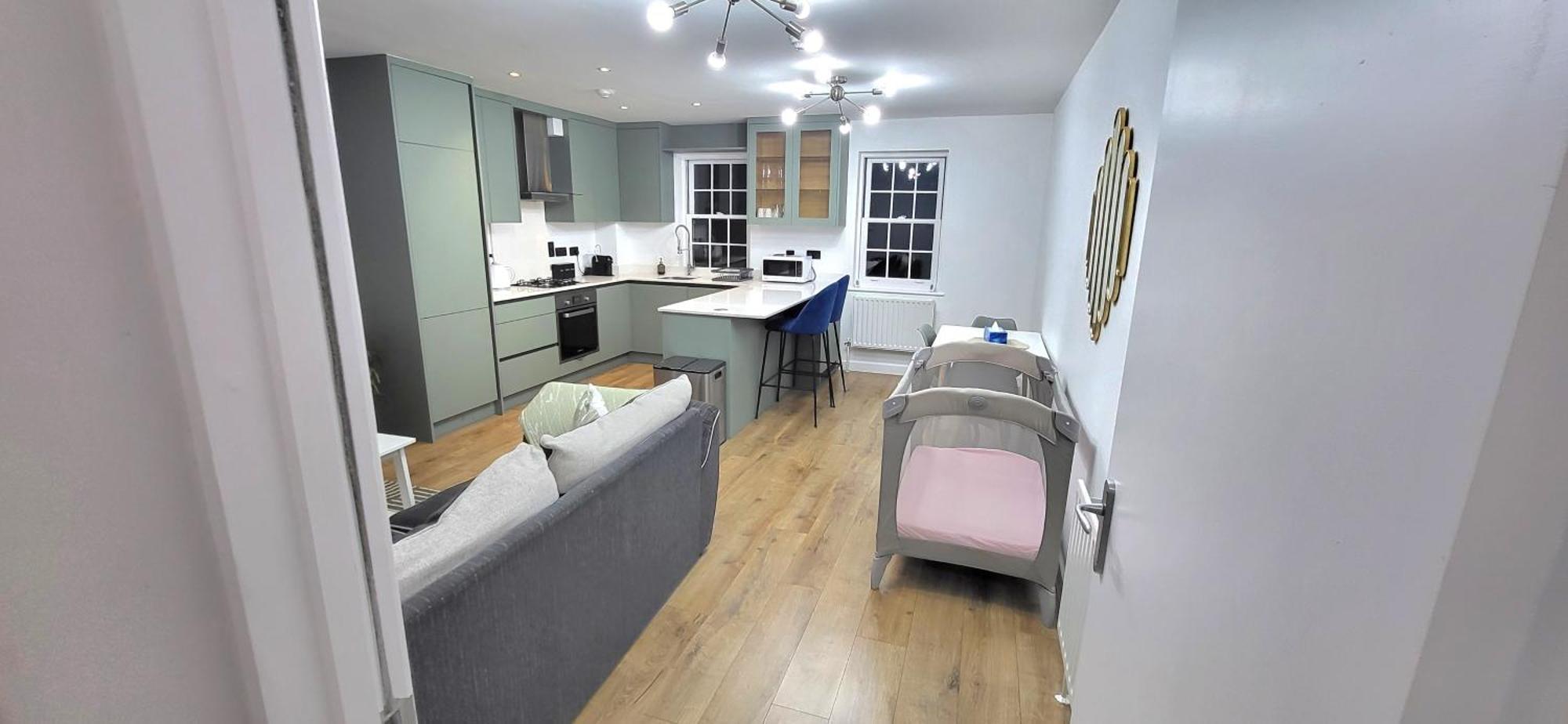 Appartamento Stunning 3Br, Free Parking, Near Town Center, Long Term Discoun Reading Esterno foto